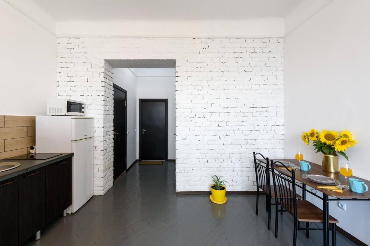 Apartment затишна студія в стилі лофт в самому центрі міста *